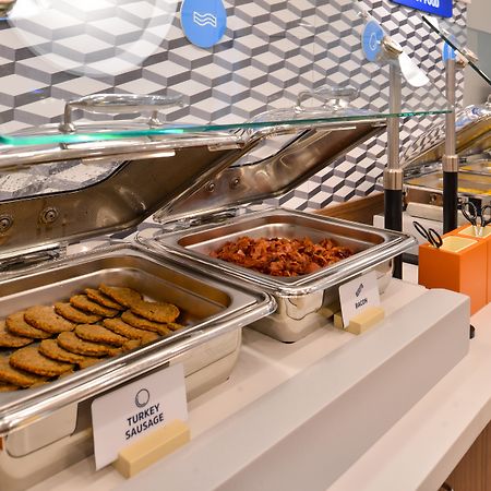 Holiday Inn Express Ontario By Ihg Creekside Exteriör bild