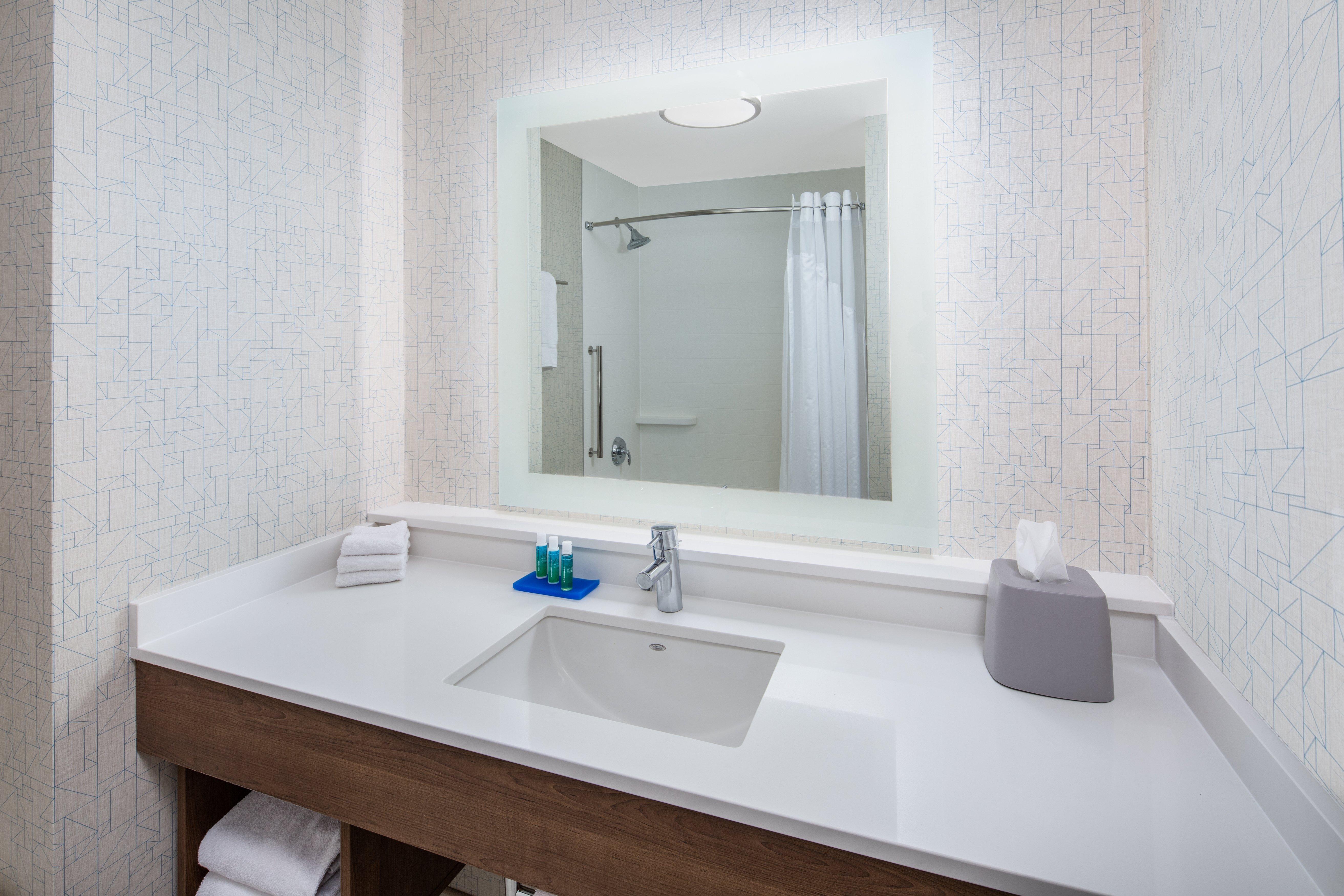 Holiday Inn Express Ontario By Ihg Creekside Exteriör bild