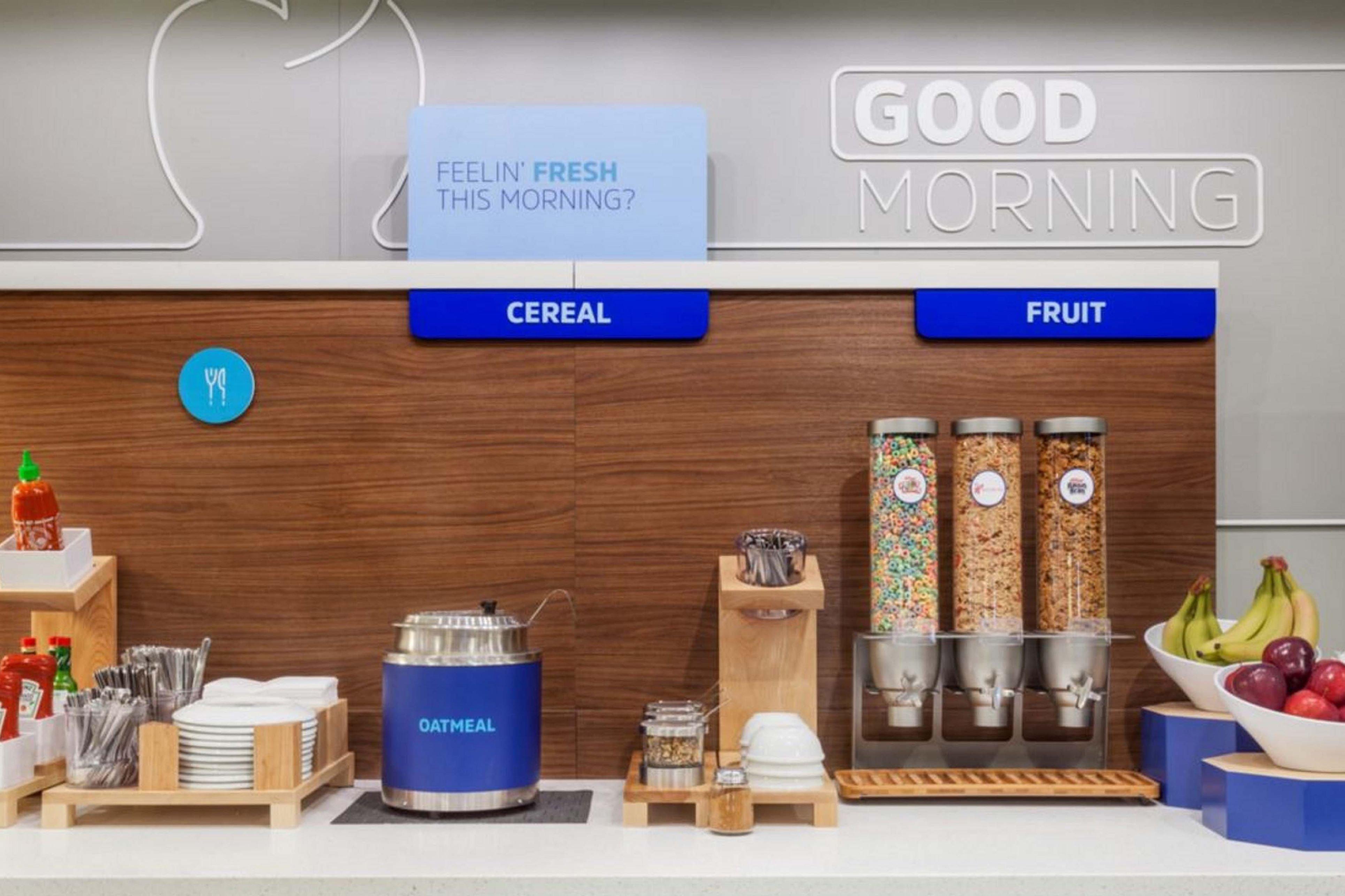 Holiday Inn Express Ontario By Ihg Creekside Exteriör bild