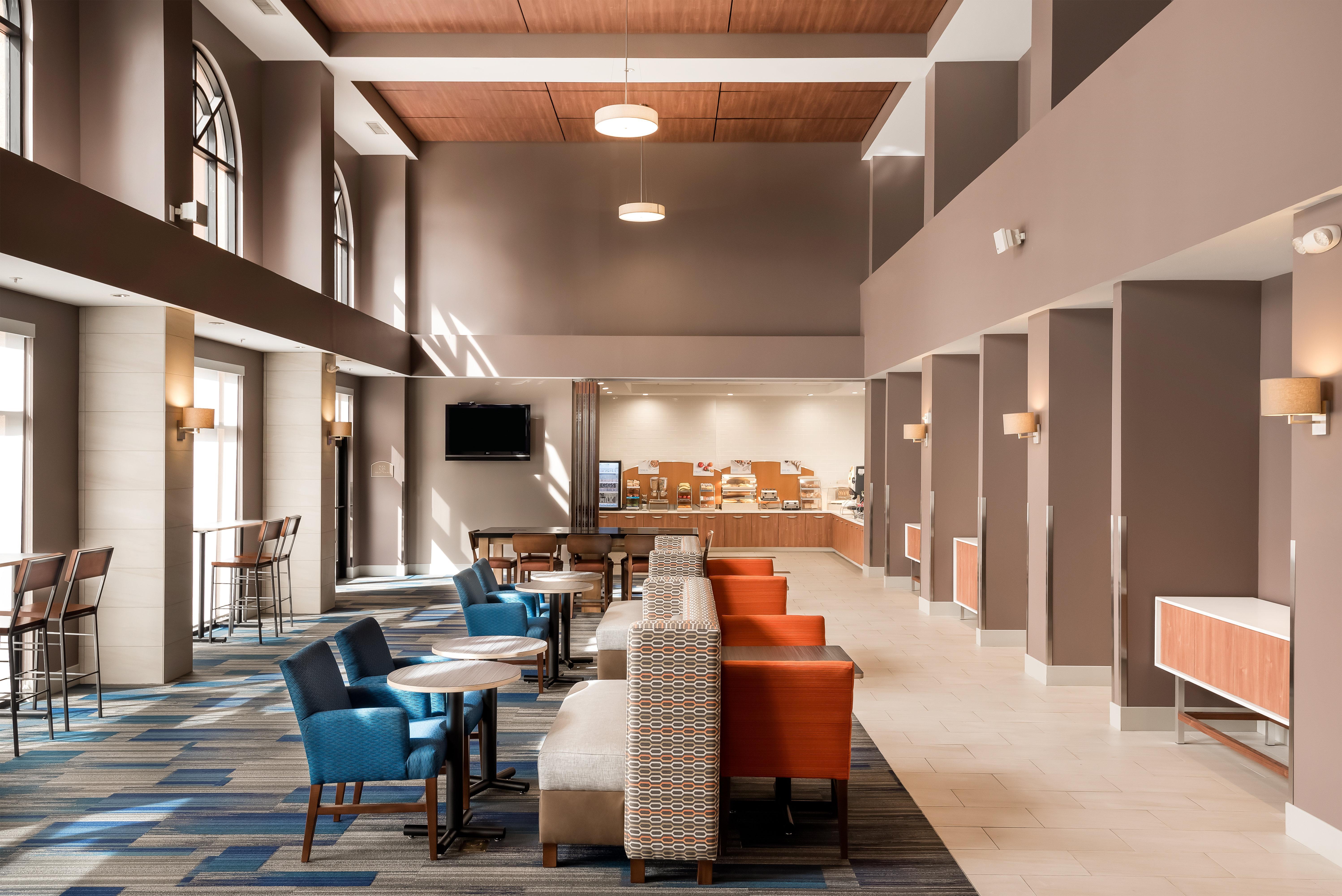 Holiday Inn Express Ontario By Ihg Creekside Exteriör bild
