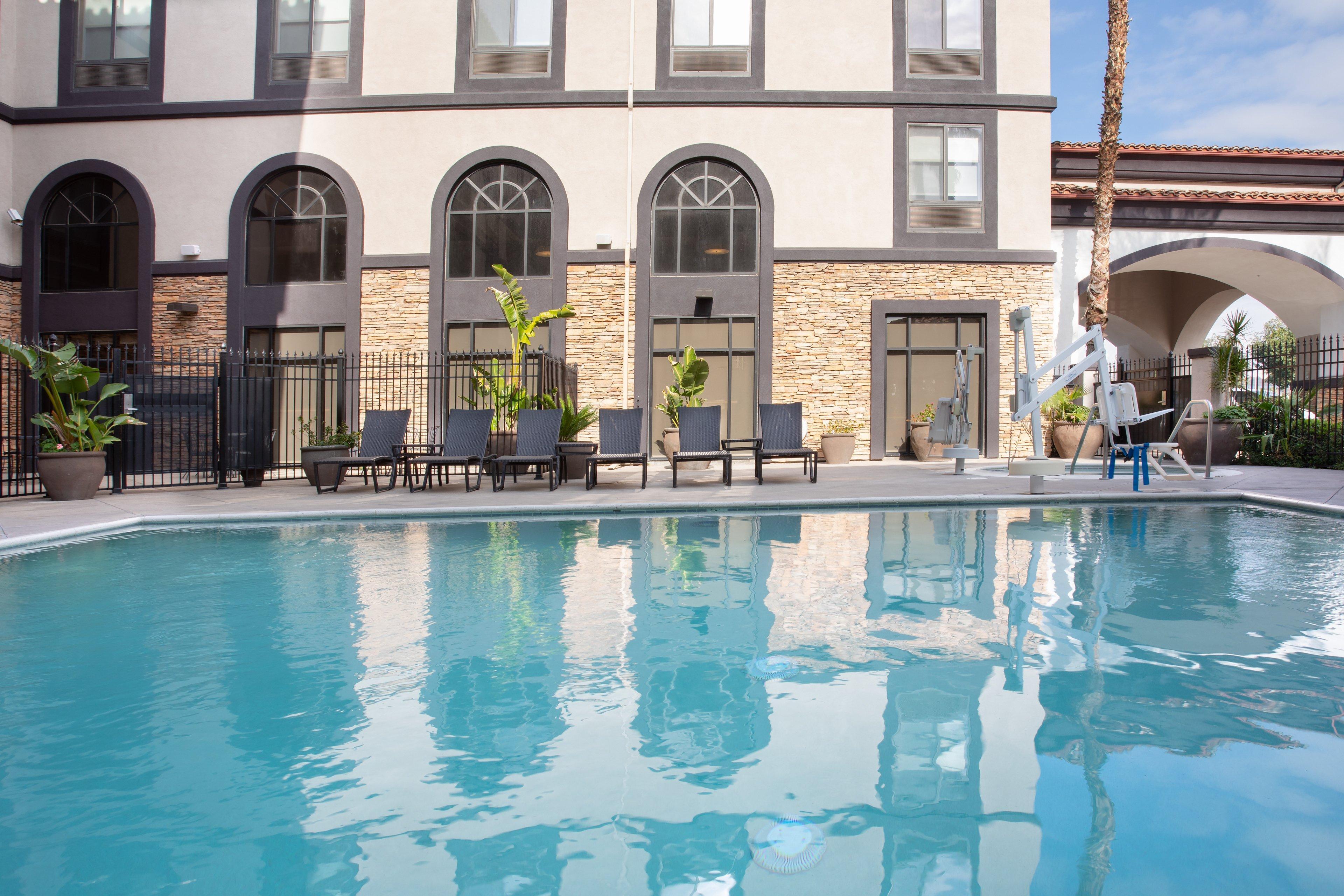 Holiday Inn Express Ontario By Ihg Creekside Exteriör bild