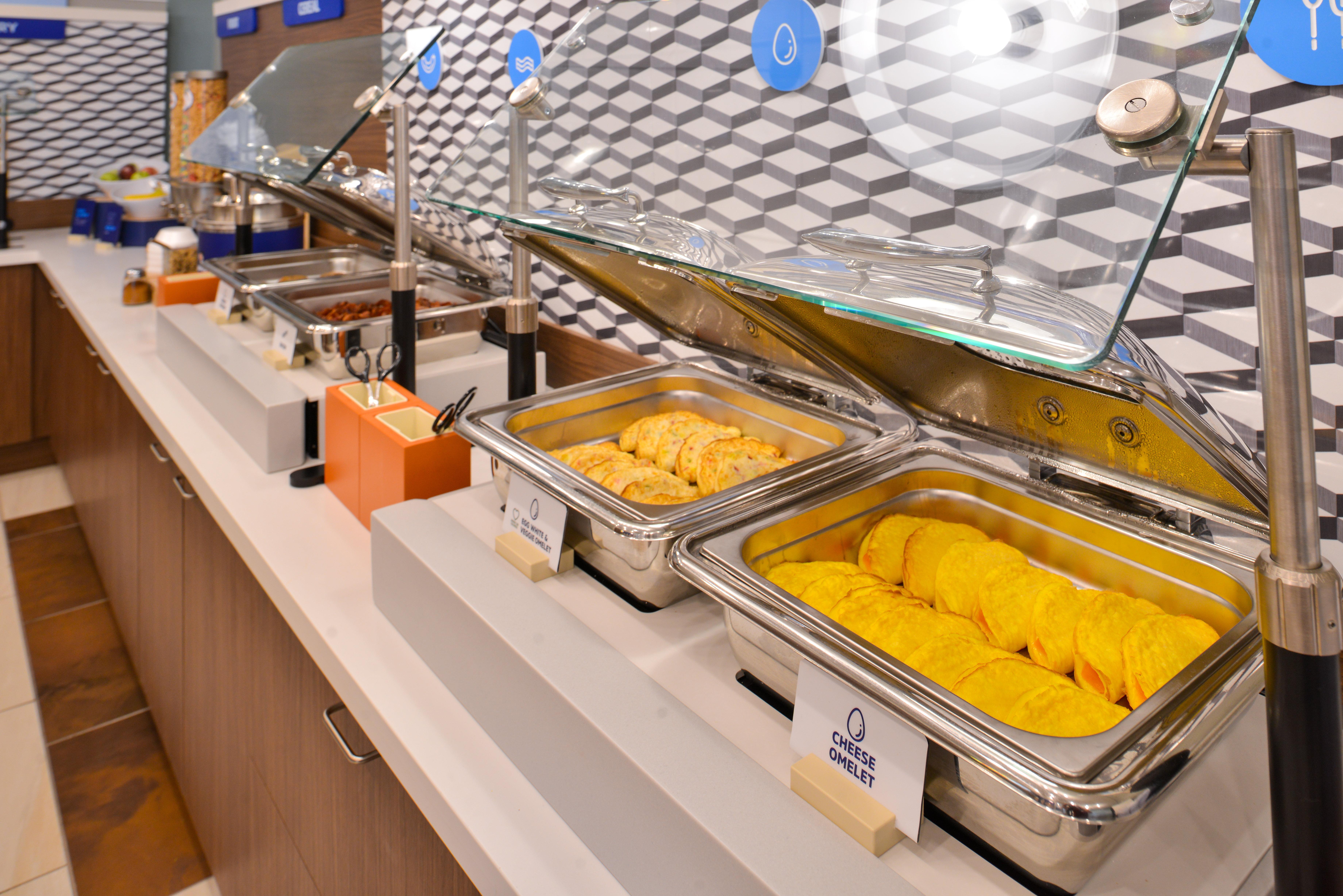 Holiday Inn Express Ontario By Ihg Creekside Exteriör bild