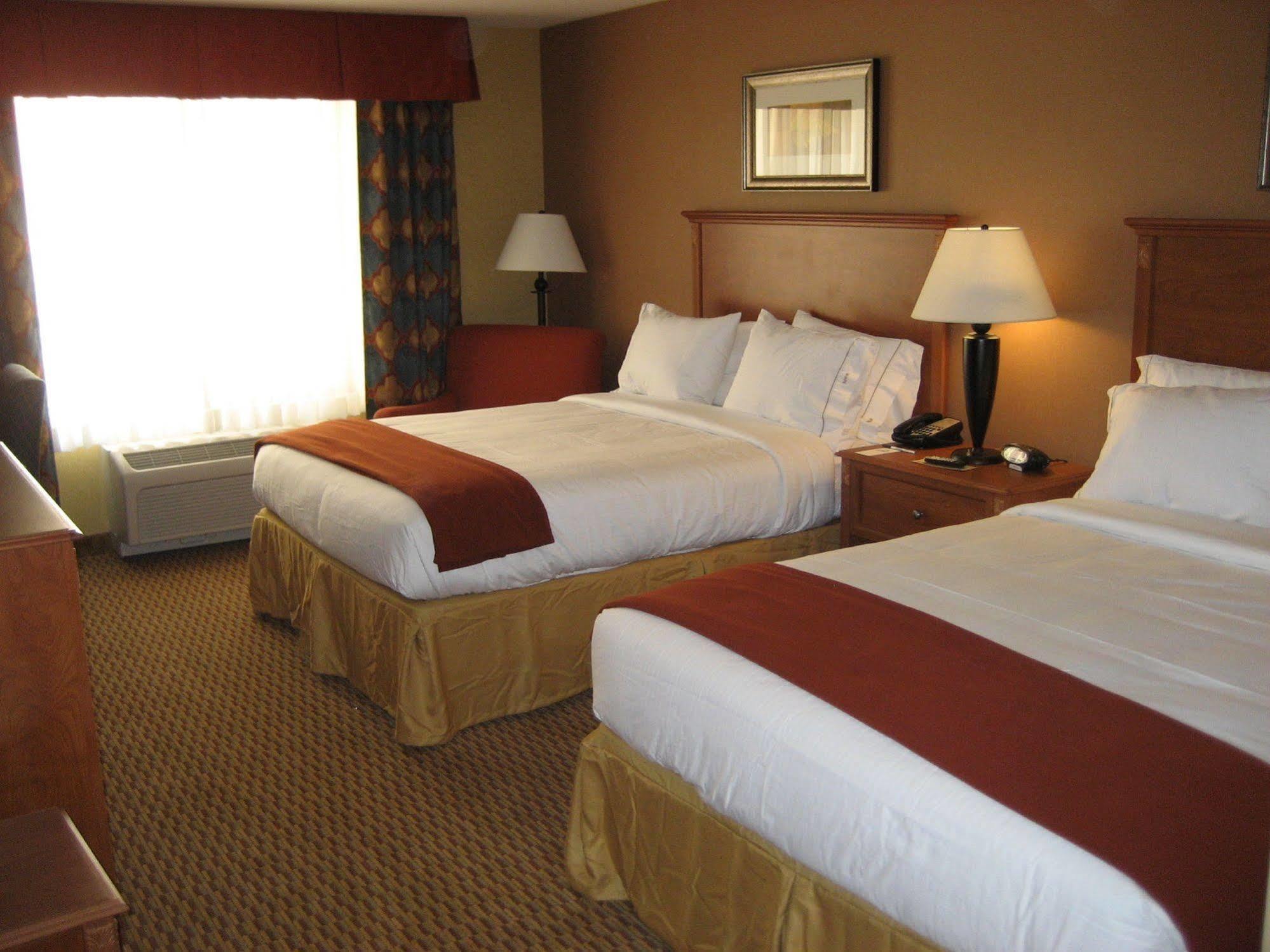 Holiday Inn Express Ontario By Ihg Creekside Exteriör bild