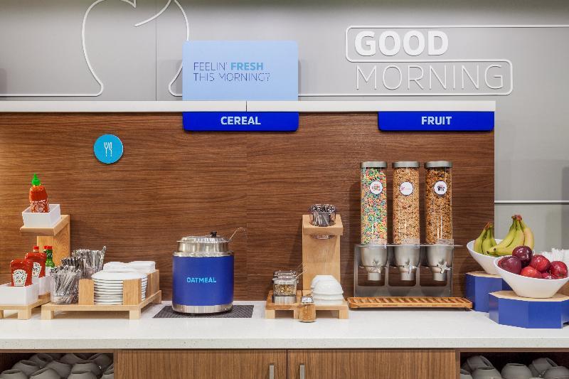 Holiday Inn Express Ontario By Ihg Creekside Exteriör bild